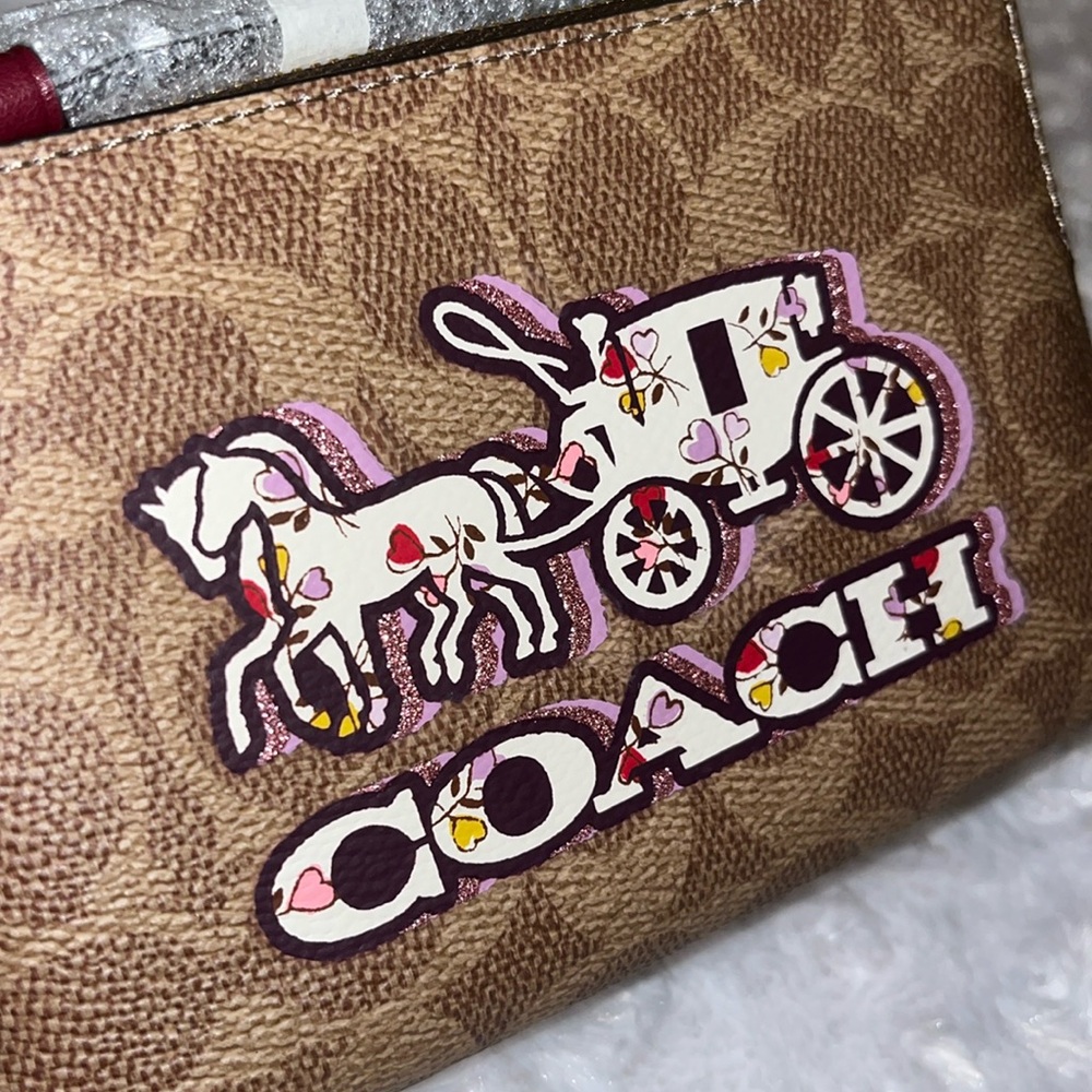 Coach NWT/NIP! Corner Zip Signature Horse & Carriage Wristlet - Picture 6 of 13